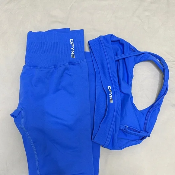 NwOT  Women's Vibrant Blue Activewear Set - Picture 3 of 3